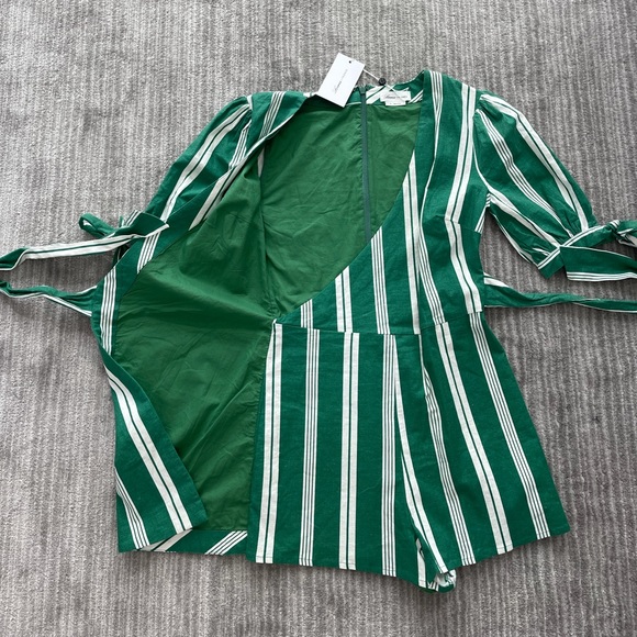 NWT Lovers + Friends Tomoer - wrap style romper. - Picture 9 of 12